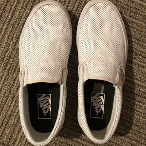 size 7 slip on vans